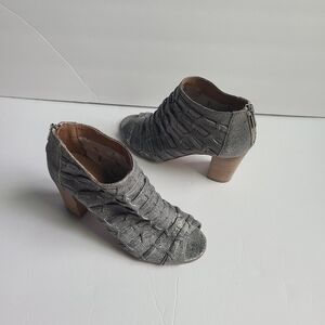 RON WHITE Sandra weave leather peep-toe booties